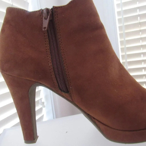 UNLISTED by Kenneth Cole Film Star Tassel Heel Ankle Booties Shoes Size 9 Wide - Picture 14 of 14